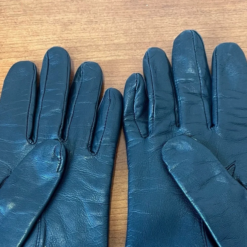 Isotoner Thinsulate Black Gloves Sz 7.5 Driving Gloves